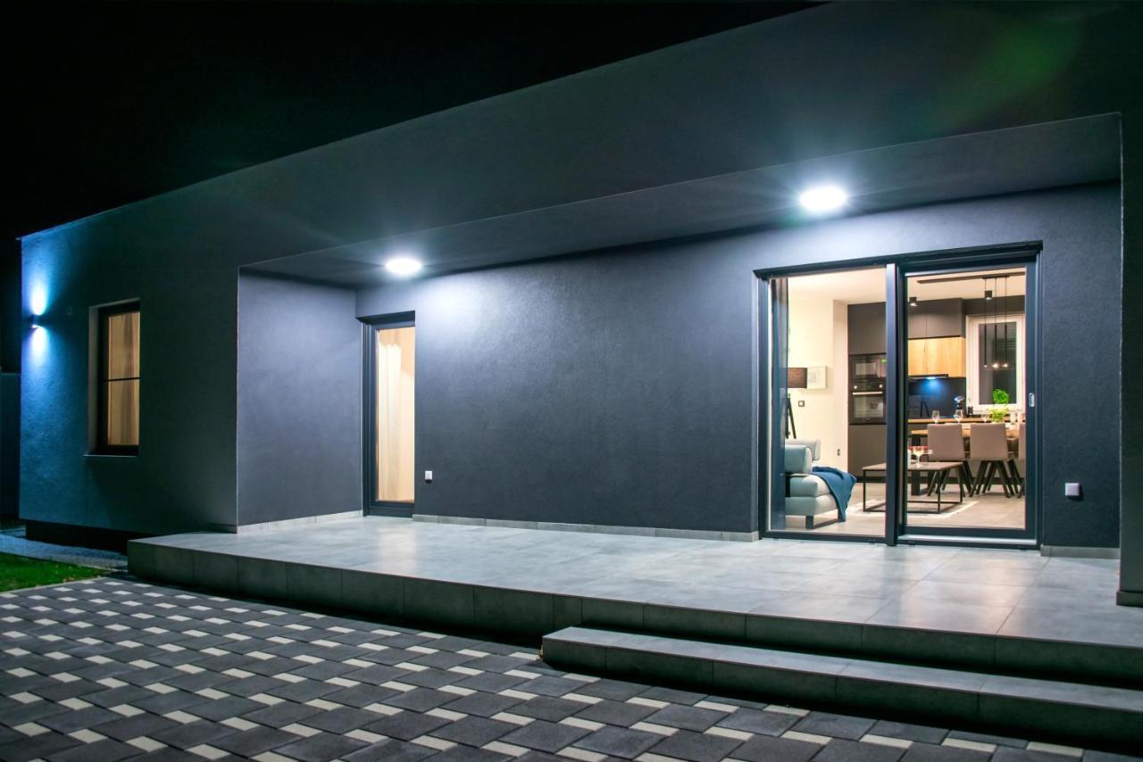 K Relax Place, Varazdinske Toplice, Modern Home With Sauna, Jacuzzi, Wifi ภายนอก รูปภาพ