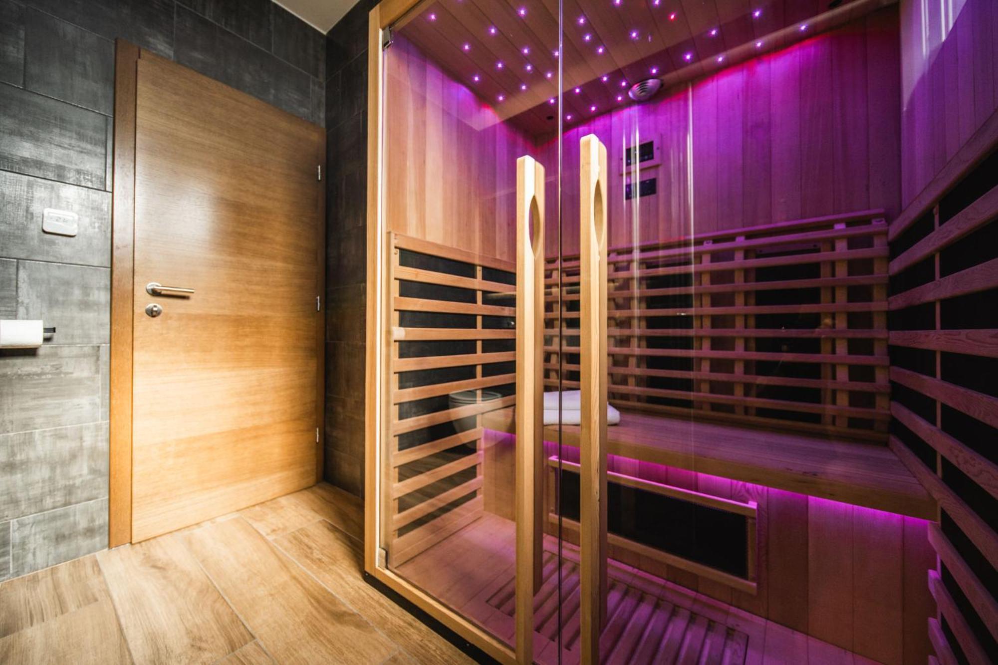 K Relax Place, Varazdinske Toplice, Modern Home With Sauna, Jacuzzi, Wifi ภายนอก รูปภาพ