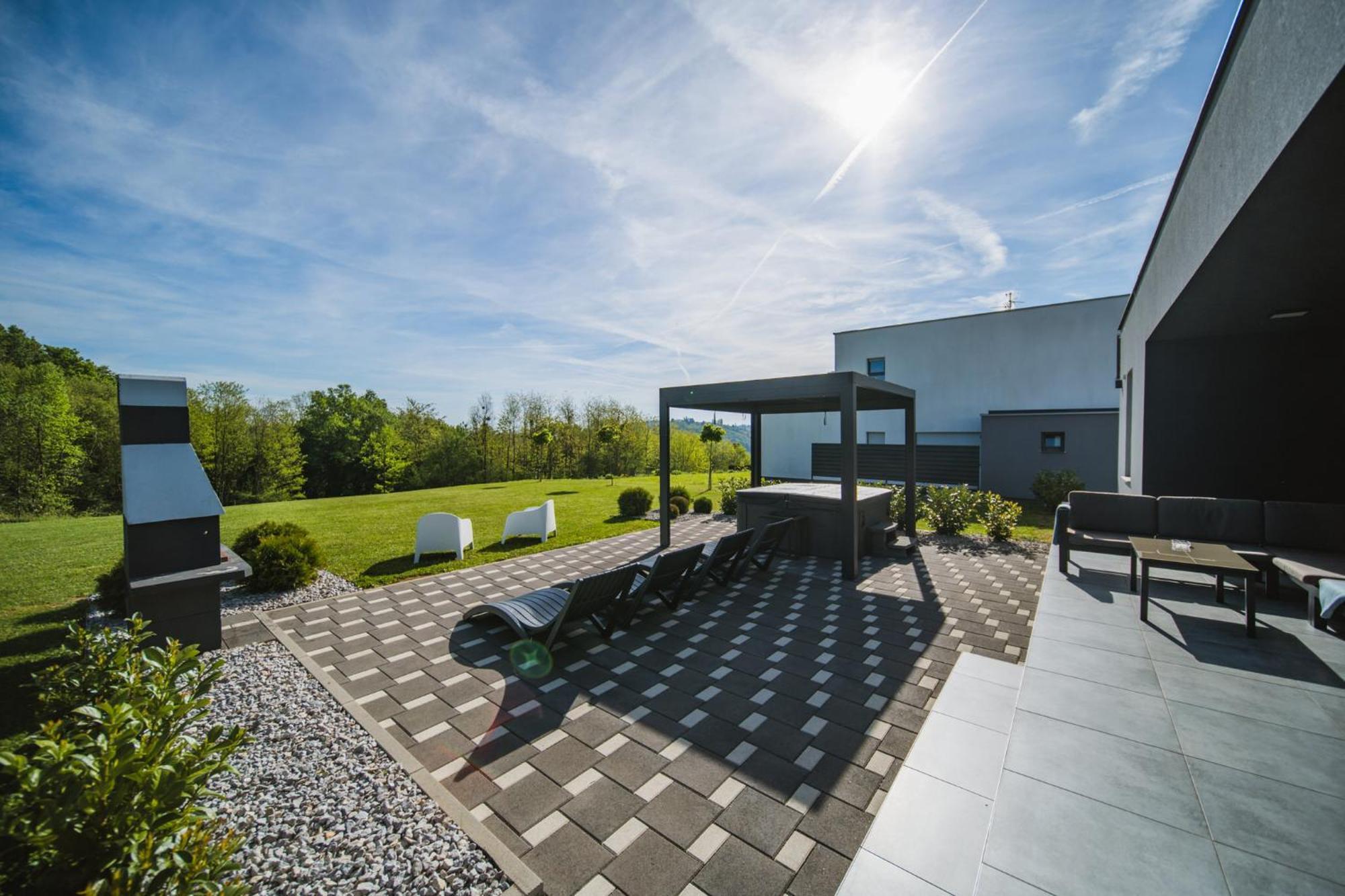 K Relax Place, Varazdinske Toplice, Modern Home With Sauna, Jacuzzi, Wifi ภายนอก รูปภาพ